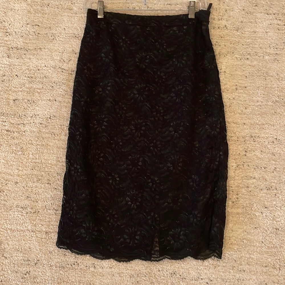 Lace skirt classic cut
